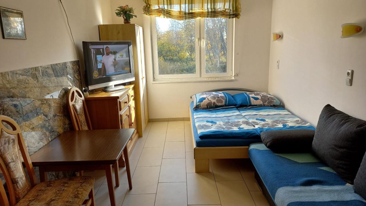 Pokoje Goscinne Dw Antom Dźwirzyno Eksteriør billede